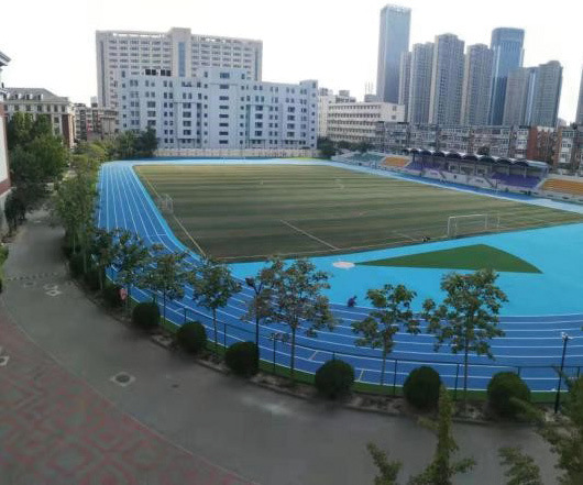 南开中学采用预制型塑胶翻新改造校园跑道
