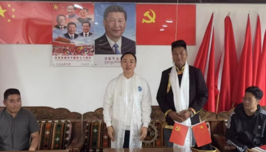 共繪民族團結新篇章——村書記走進課堂寄語青年學子