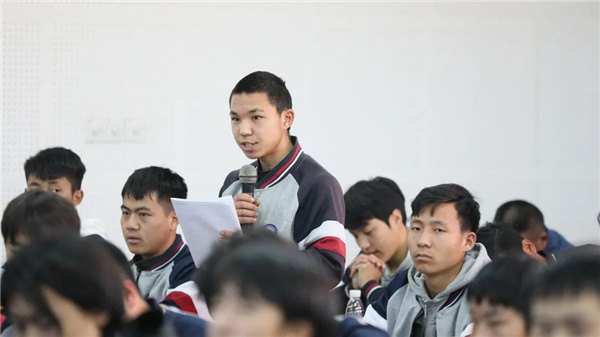 新工科、创新程、AI新未来主题论坛在四川应用技术职业学院举办