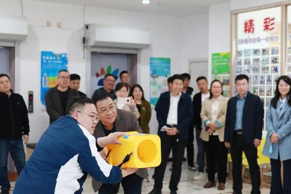 奇趣科學再次迎來河北省教育廳及各區教育局領導參觀指導
