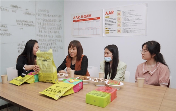 研發再加碼，瘋狂小狗牽手浙江大學科研團隊