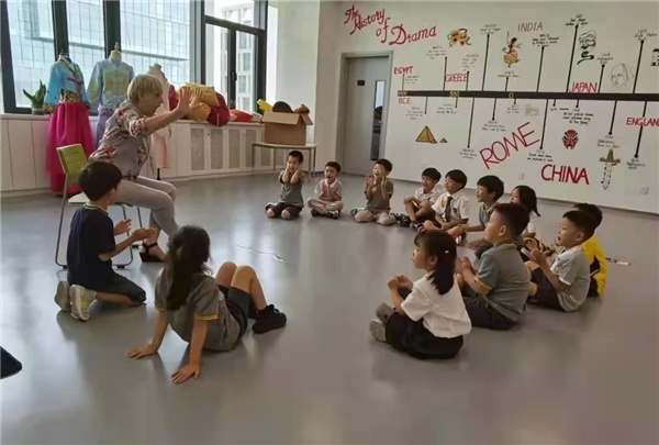 朝阳凯文的教育戏剧—从哑巴英语到自信表达，就是这么简单!