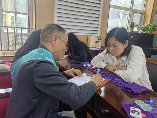 人格频率学苑健全人格公益行走进廊坊两所学校 为师生心理健康护航