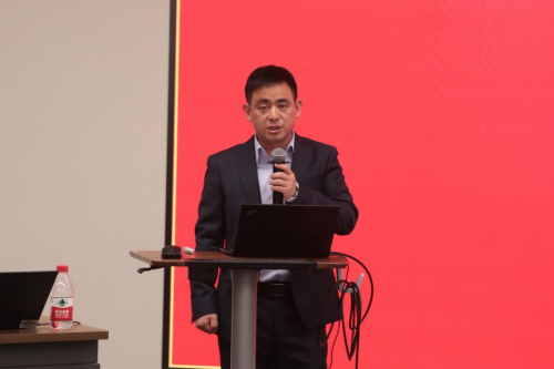 “育人”“儲才”協同共贏——中國藥科大學首期產教融合留學生班在揚子江藥業集團結班