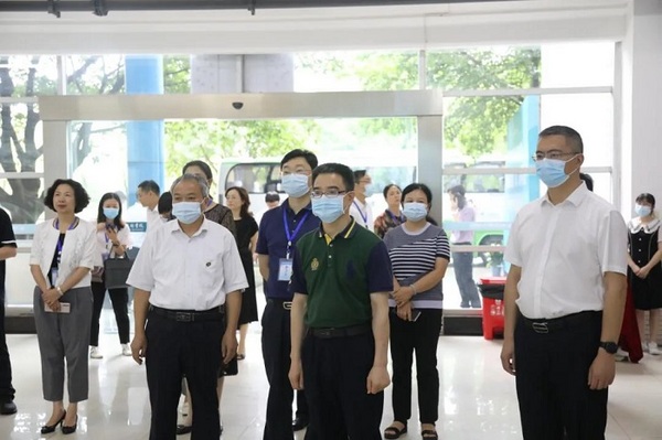 強化類型教育定位?樹立科學職教理念 加快建設職業教育強省 ——四川省職業教育大會在德陽召開