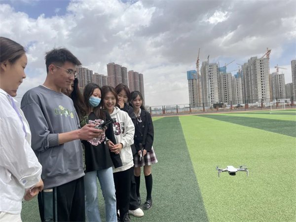 無人機飛進課堂，內蒙古大學創業學院這門課超炫酷