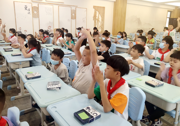 开学第一课，威盛创造栗将人工智能带进郑州航空港区