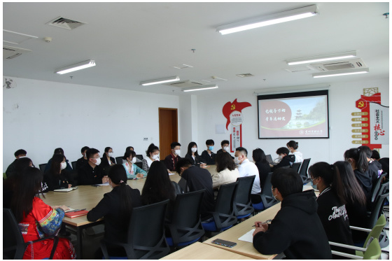 贵州民族大学青年学子积极开展党领导下的青年运动史专题学习