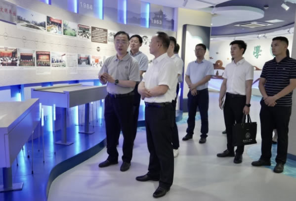 新疆理工學院黨委書記周耀治帶隊來浙江水利水電學院交流
