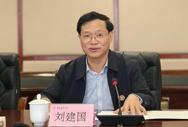 大連醫科大學黨委書記劉曉東帶隊赴遵義醫科大學考察交流