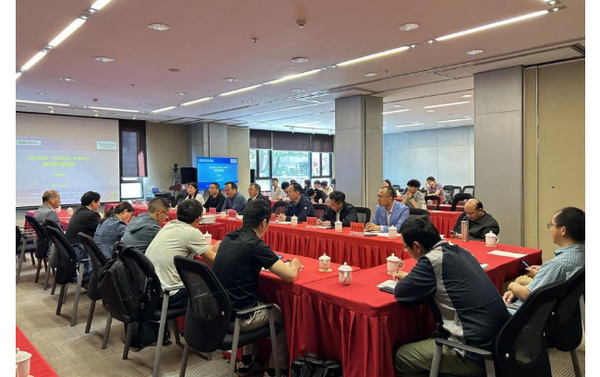 昆明理工大学举办“纳米器件(芯片)制造研发创新技术”研讨会