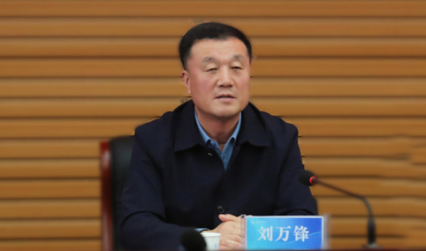 隴東學院校長劉萬鋒強調 要聚焦新興產業 深化校企校地合作 全面提升隴東學院創新創業教育質量