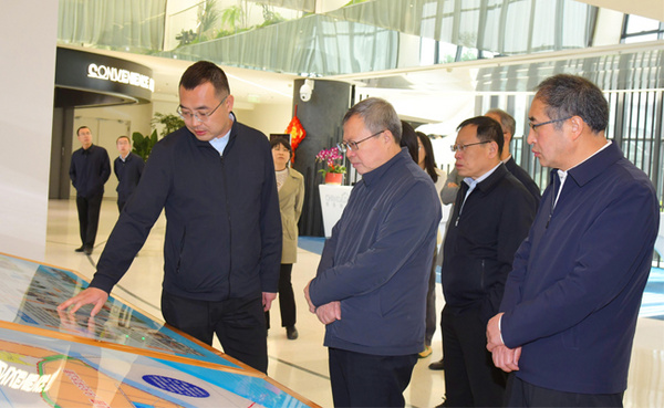 山西大学党委书记王仰麟带队调研大同校区建设和产学研合作