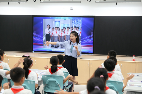 十一地师生联动！2024年东莞市中小学生科技节开幕