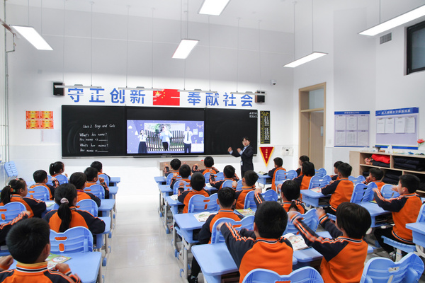 新建名校首選立達信，為學生視力保駕護航！