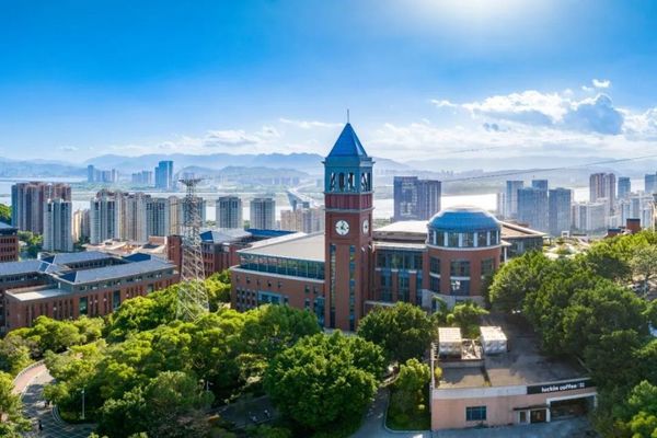 福建阳光学院凭什么吸引众名家？6000 万引才背后的 “硬核” 师资密码