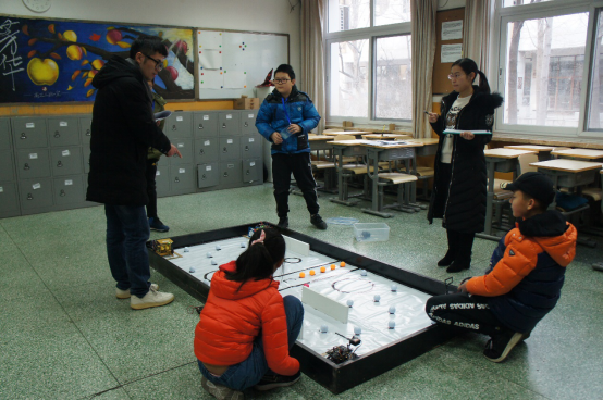 瓦力工厂资源抢夺赛成为北京市电子信息实践活动热门
