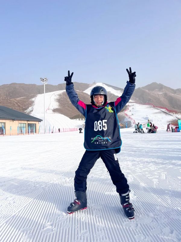 冰雪运动进校园 | 一起走进呼和浩特市中小学滑雪研学实践活动