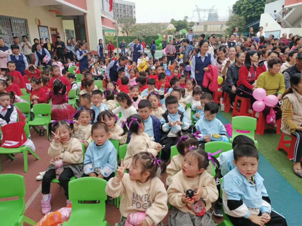 有了二十幾年幼兒園投資經驗后，酷培是他攻占在線教育的“炸彈”